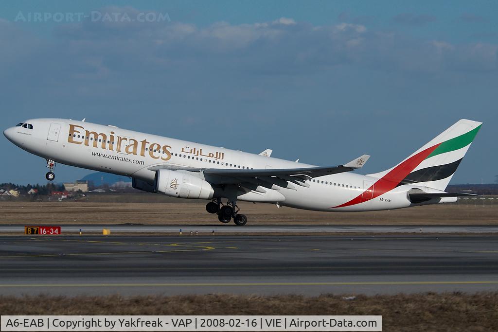 A6-EAB, 2000 Airbus A330-243 C/N 365, Emirates Airbus 330-200