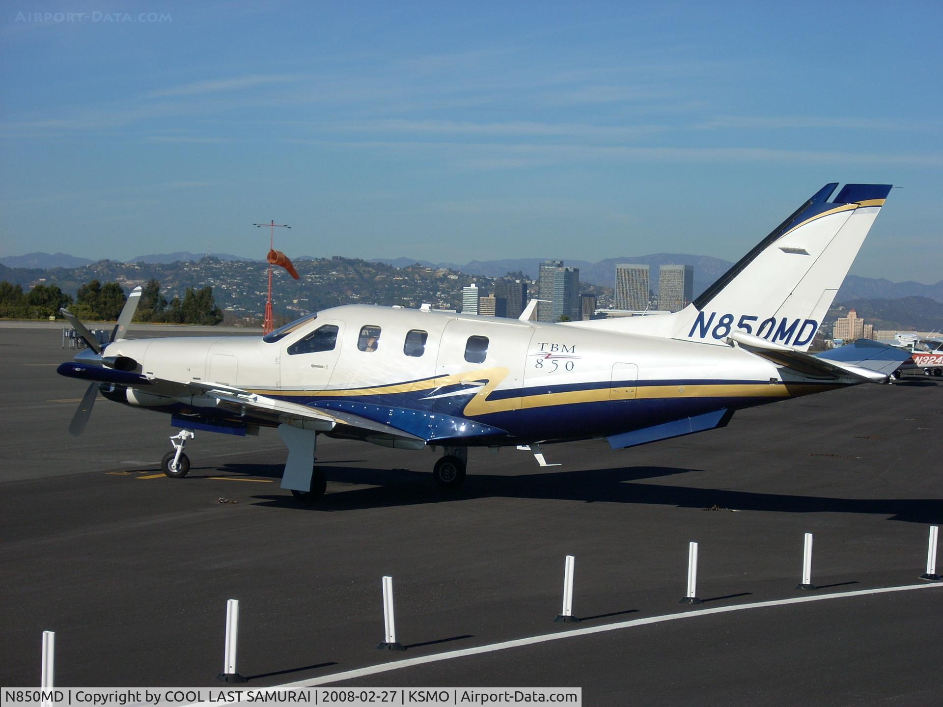 N850MD, 2007 Socata TBM-700 C/N 401, TBM850 at KSMO Transient Parking