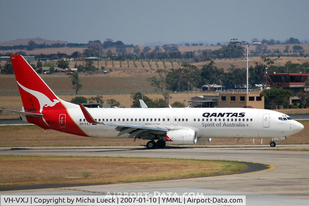 VH-VXJ, 2002 Boeing 737-838 C/N 33480, At Melbourne