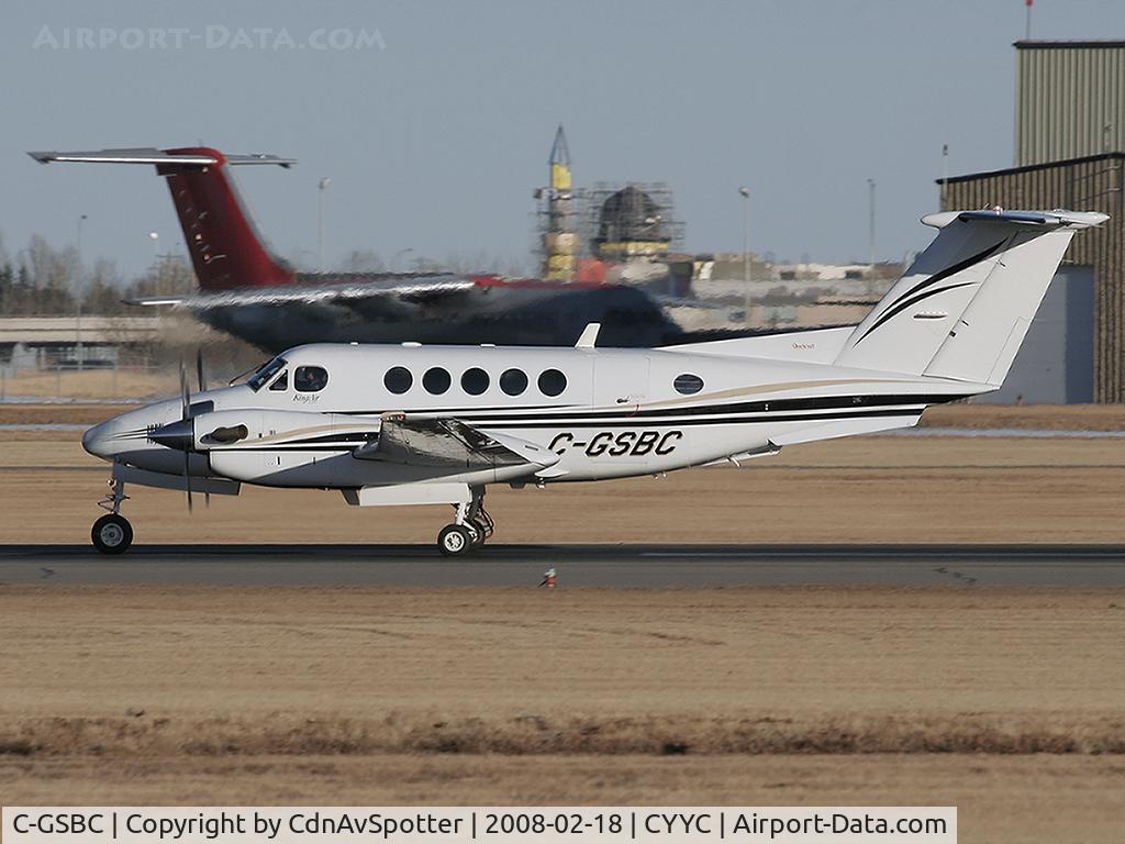 C-GSBC, 2001 Raytheon B200 King Air C/N BB-1780, On the takeoff roll on Rwy 34