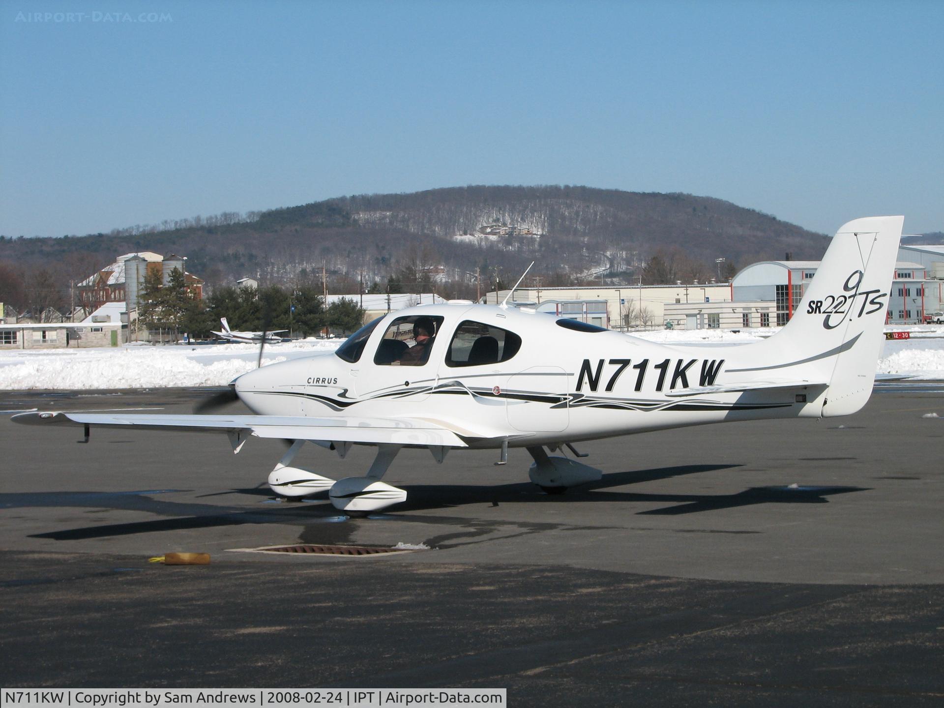 N711KW, 2005 Cirrus SR22 C/N 1348, Just about ready