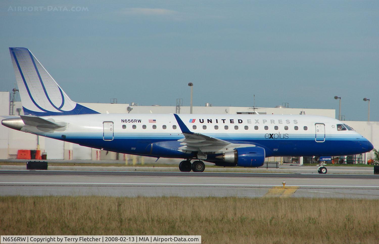 N656RW, 2005 Embraer 170SE (ERJ-170-100SE) C/N 17000113, United Express Embraer 170 about to depart Miami in Feb 2008