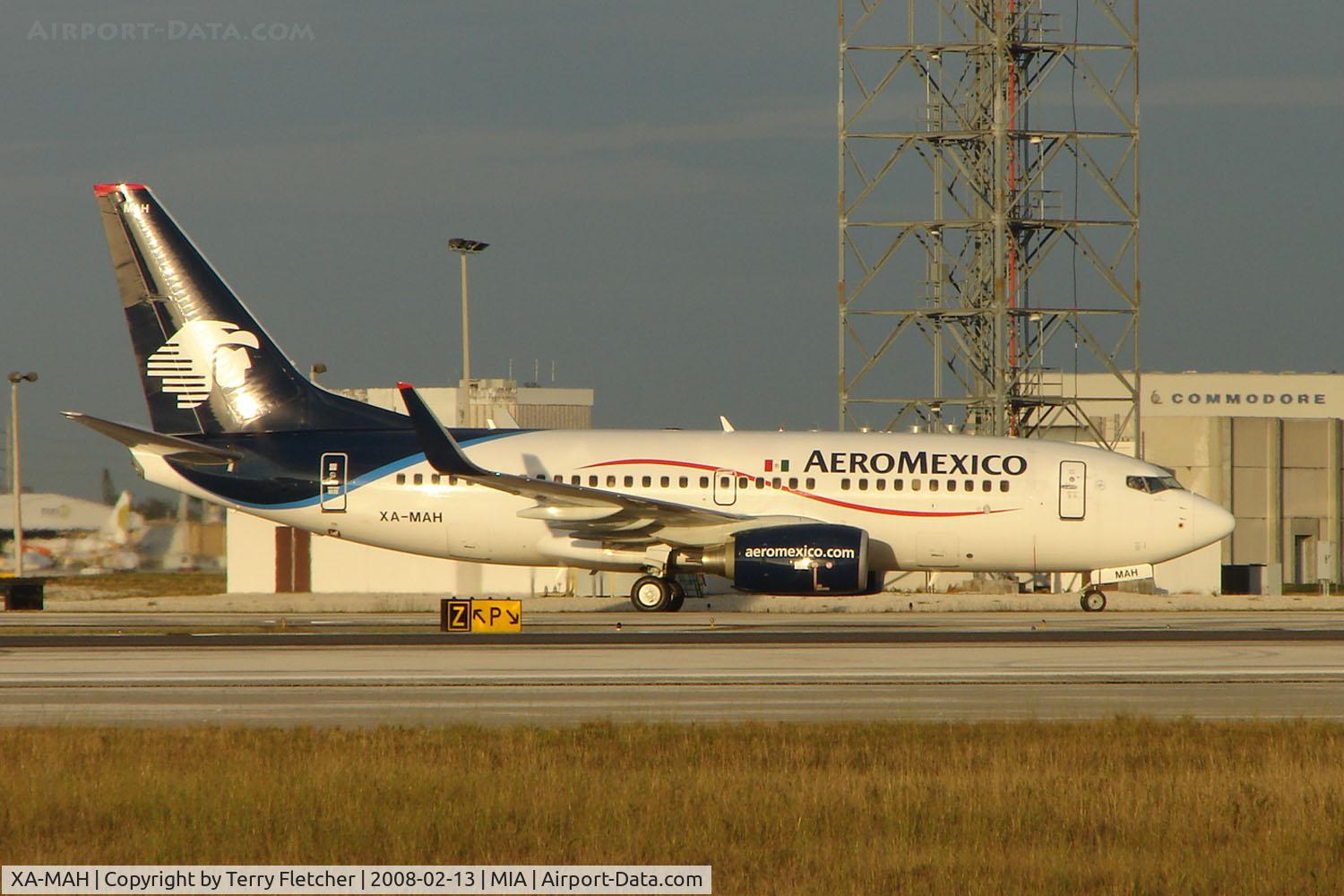 XA-MAH, 2007 Boeing 737-752 C/N 35122, Aeromexico B737 taxies in at Miami in Feb 2008