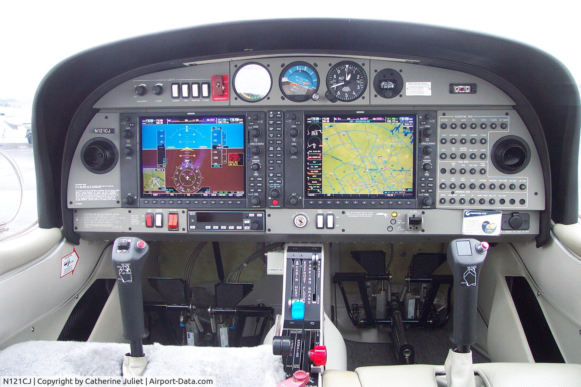 N121CJ, 2005 Diamond DA-40 Diamond Star C/N 40.466, G1000 Diamond Star