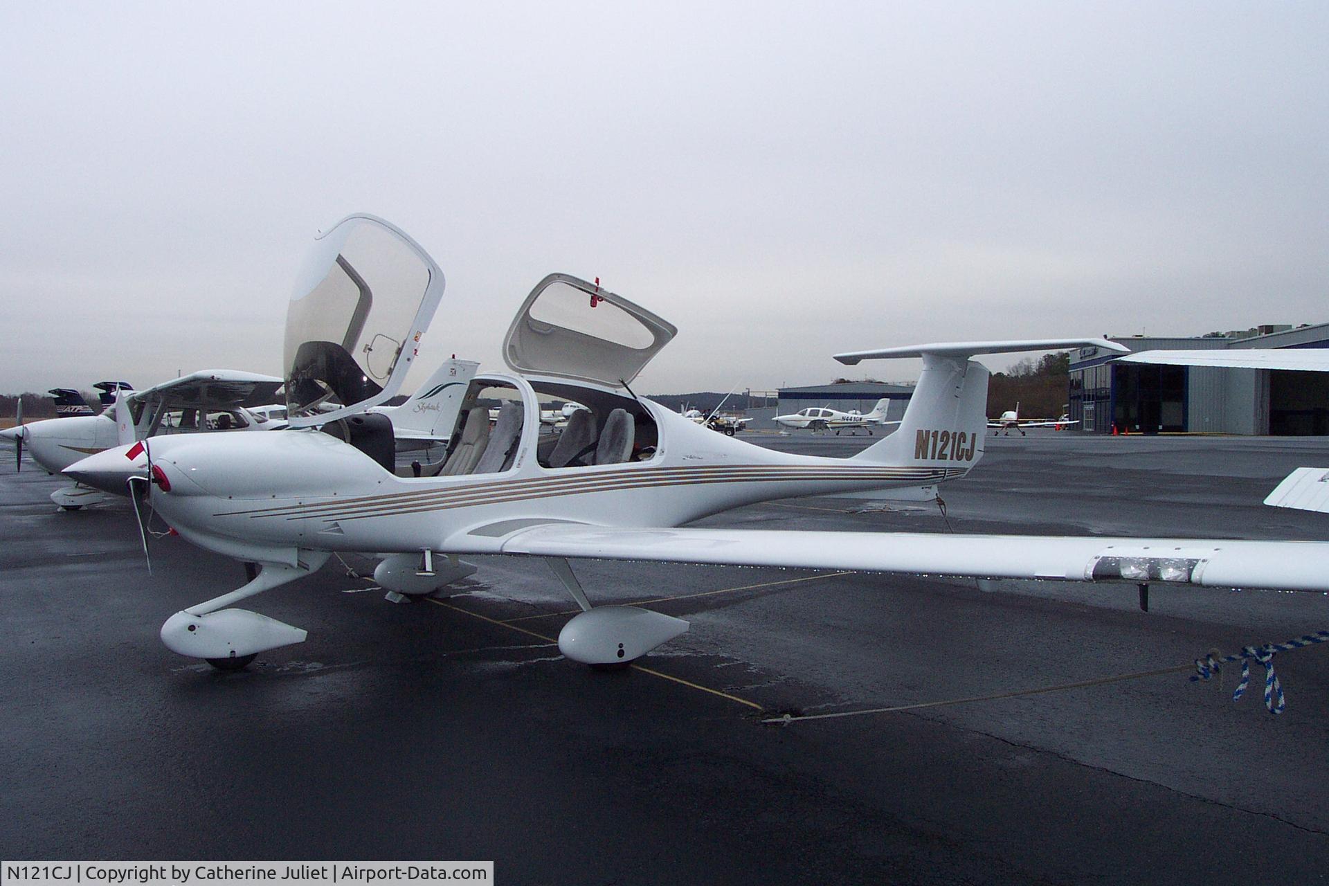 N121CJ, 2005 Diamond DA-40 Diamond Star C/N 40.466, Diamond Star