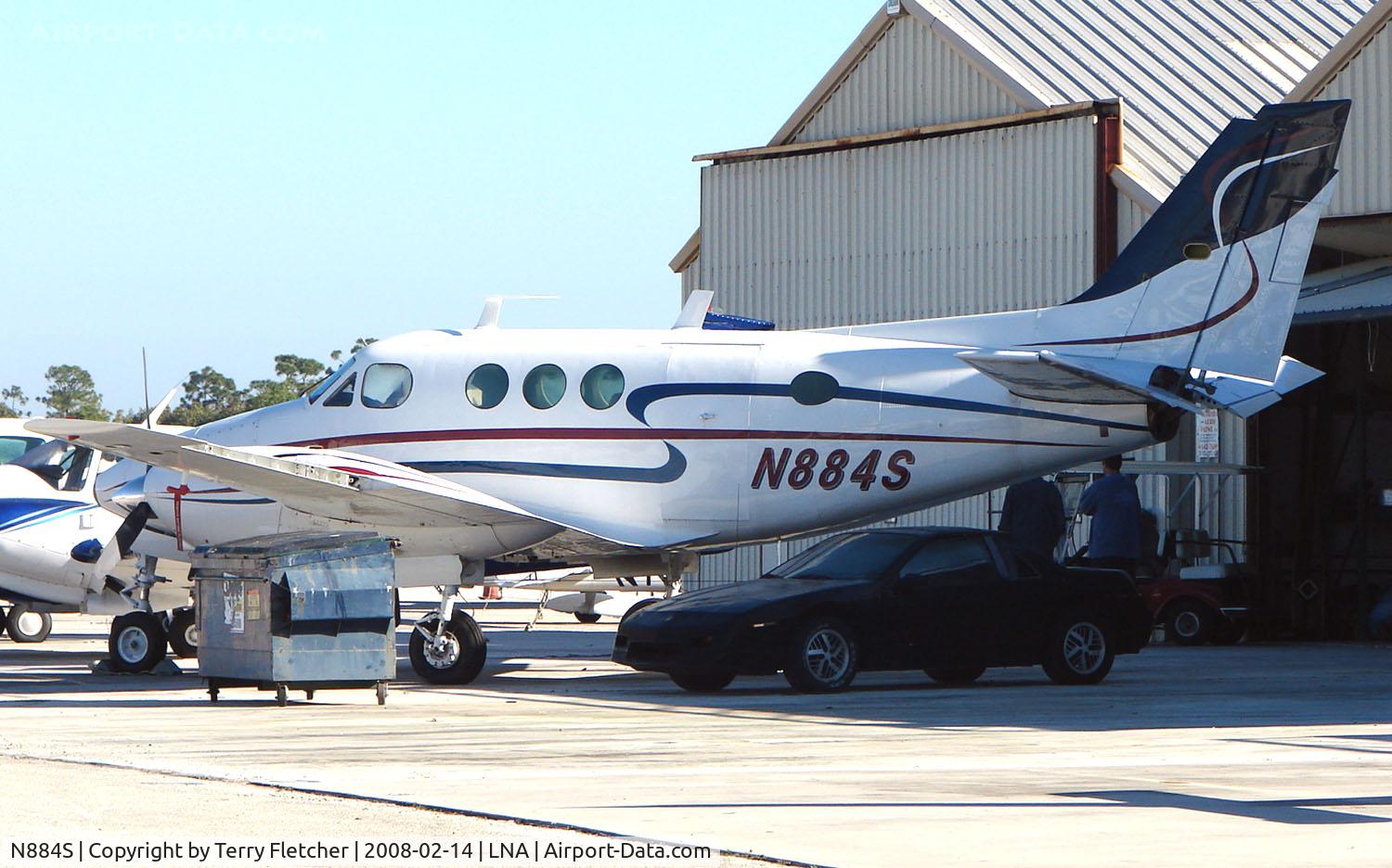 N884S, 1966 Beech 65-88 Queen Air C/N LP-39, Beech 65-88 at Palm Beach County
