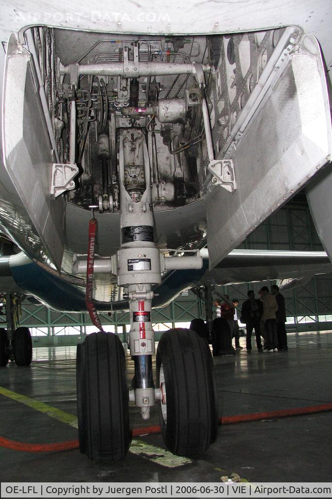 OE-LFL, 1995 Fokker 70 (F-28-0070) C/N 11573, special/hangar photos: Fokker 70