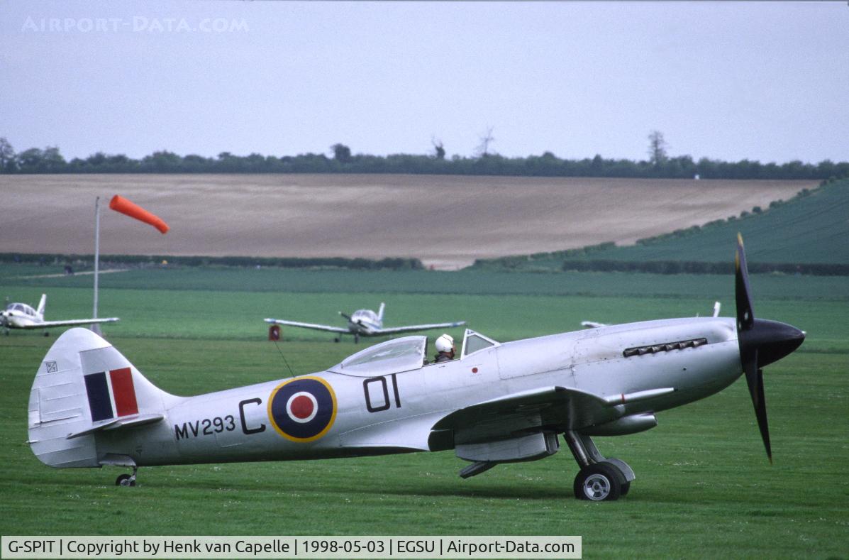 G-SPIT, 1944 Supermarine 379 Spitfire FR.XIV C/N 6S/649205, Silvercoloured Spitfire MV293 at Duxford, UK.