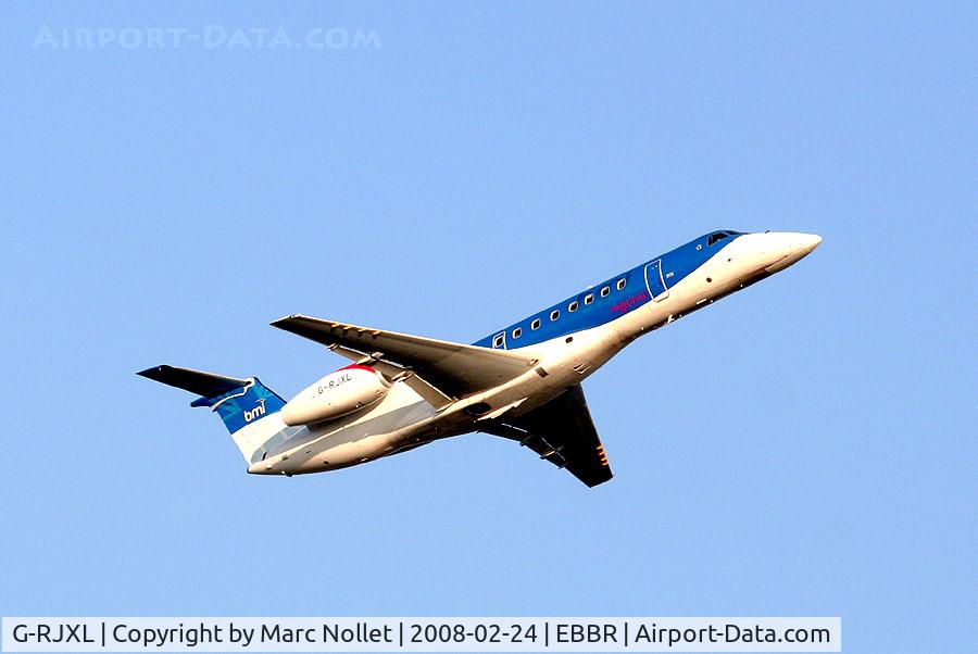 G-RJXL, 2001 Embraer ERJ-135ER (EMB-135ER) C/N 145376, Leaving Brussels Airport from rwy 20