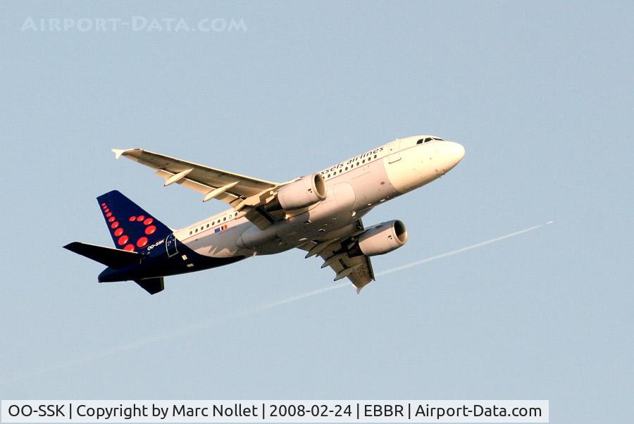 OO-SSK, 2000 Airbus A319-112 C/N 1336, Leaving Brussels Airport from rwy 20