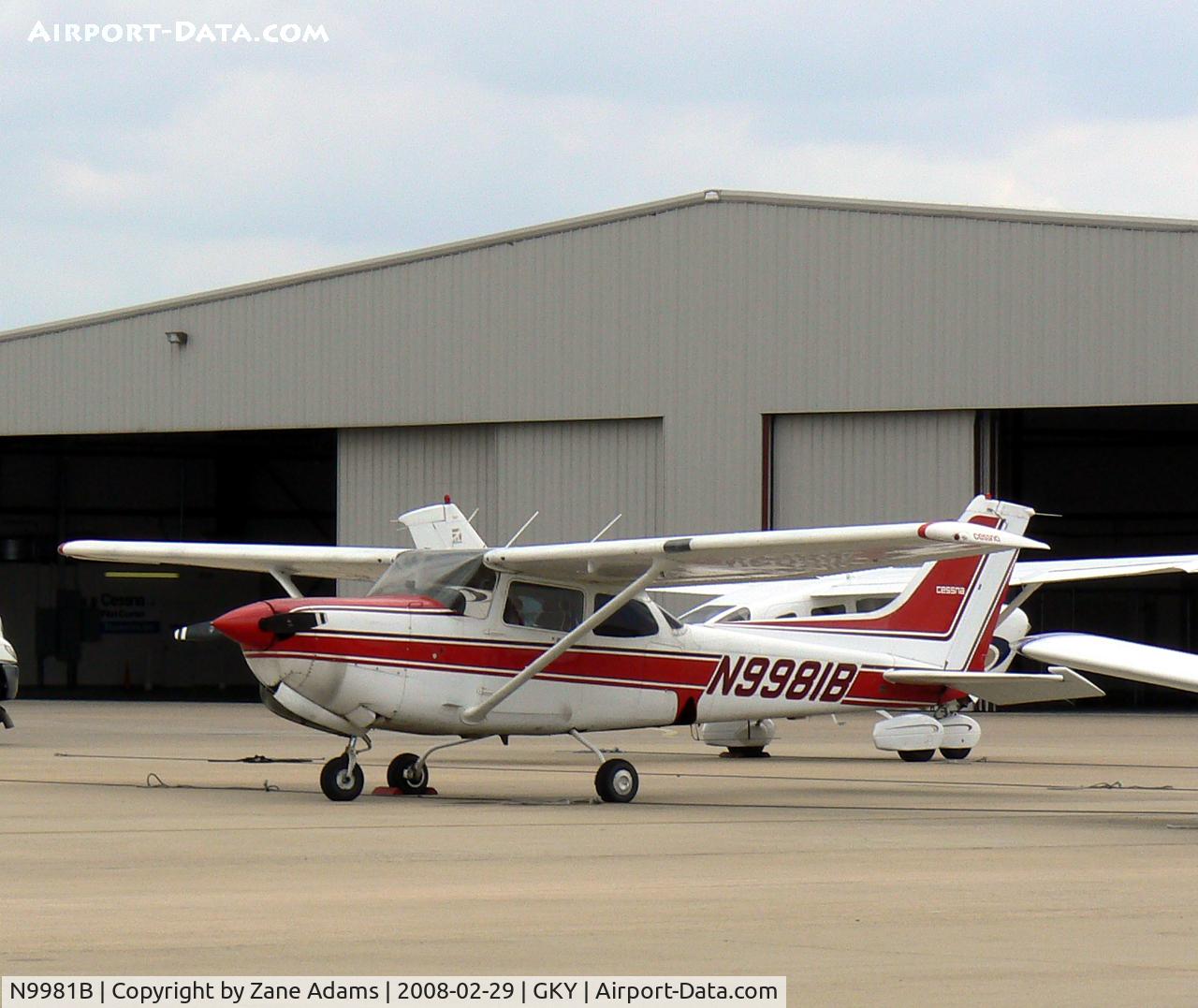 N9981B, 1983 Cessna 172RG Cutlass RG C/N 172RG1105, At Arlington Municipal