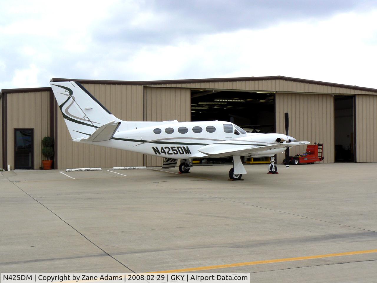 N425DM, 1981 Cessna 425 Conquest I C/N 425-0098, At Arlington Municipal
