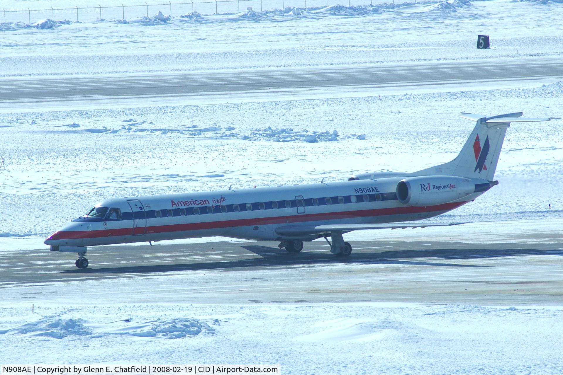 N908AE, 2005 Embraer ERJ-145LR (EMB-145LR) C/N 14500897, Taxiing to the gate