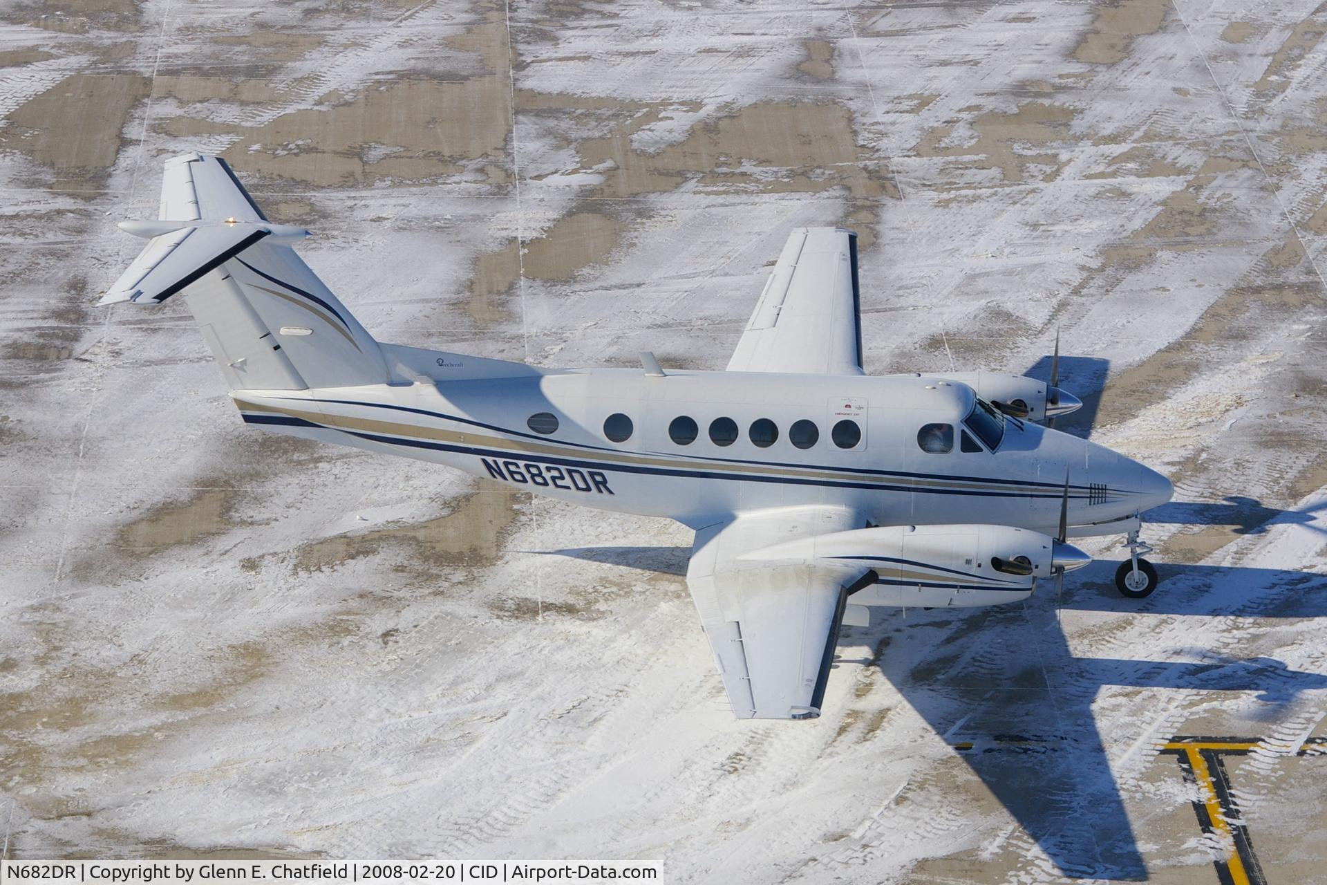 N682DR, 1976 Beech 200 Super King Air C/N BB-130, Below the control tower