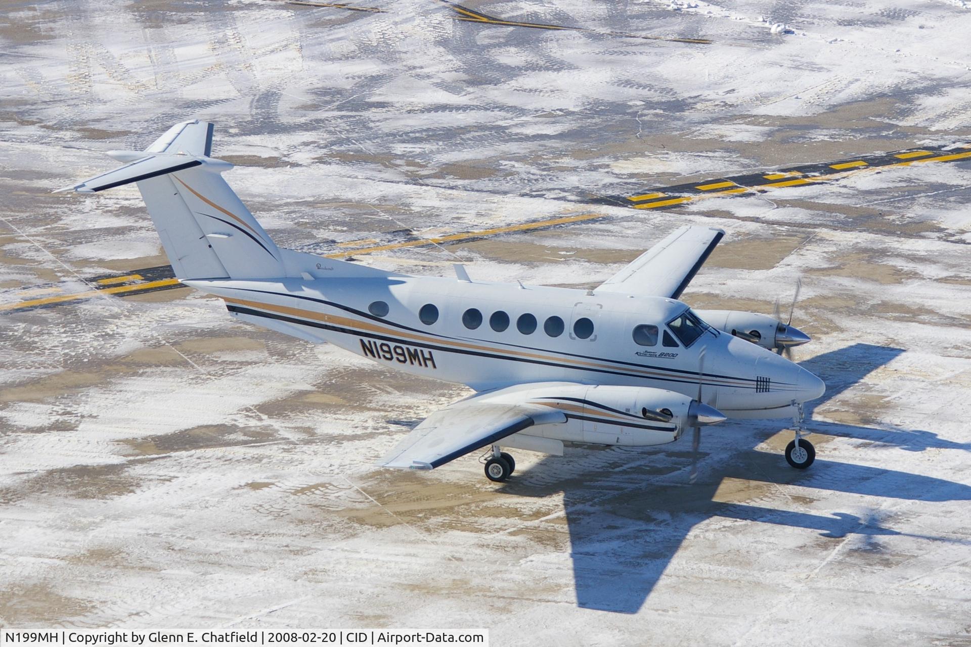 N199MH, 1981 Beech B200 King Air C/N BB-855, Below the control tower