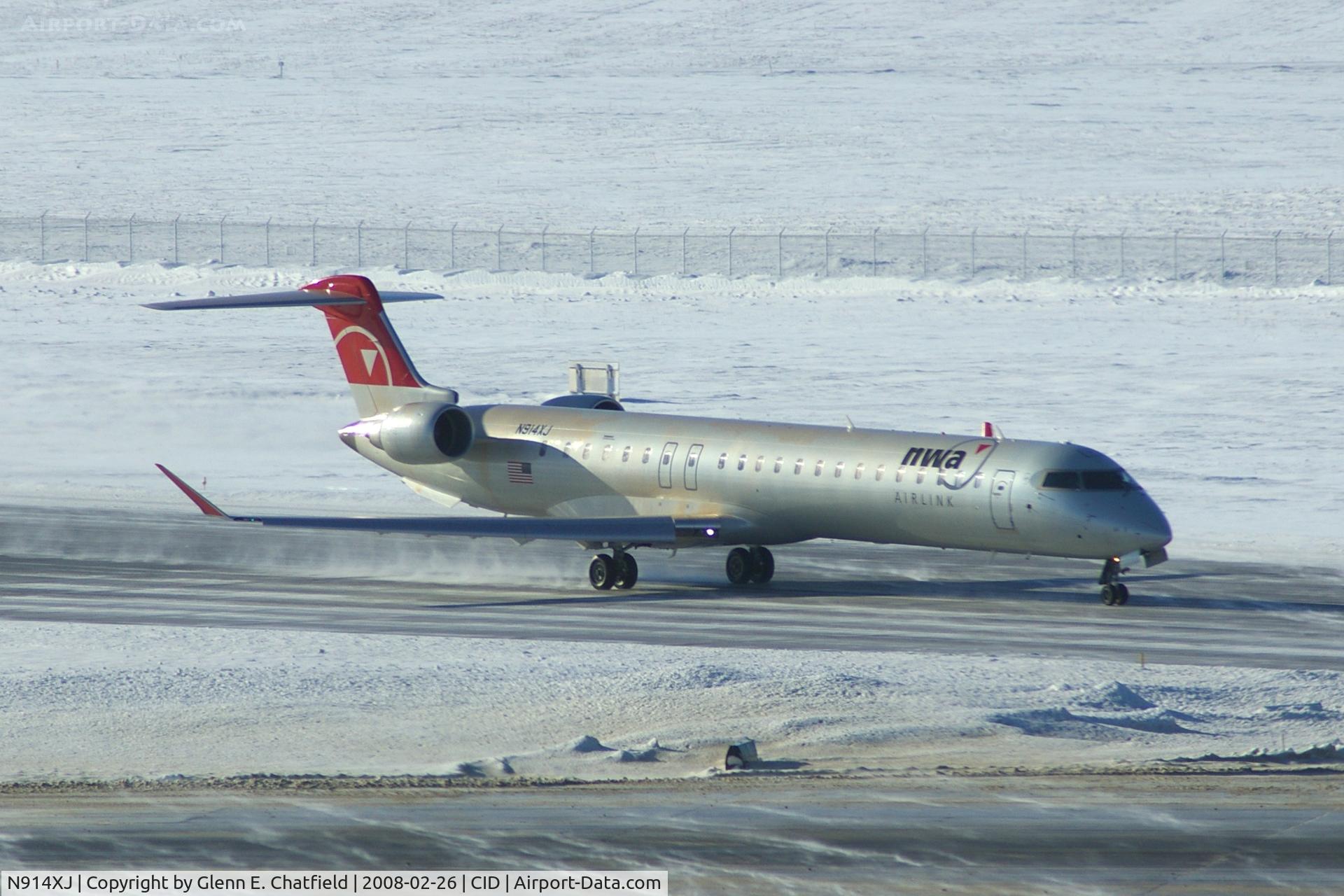 N914XJ, 2007 Bombardier CRJ-900ER (CL-600-2D24) C/N 15149, CRJ9 departing Runway 31