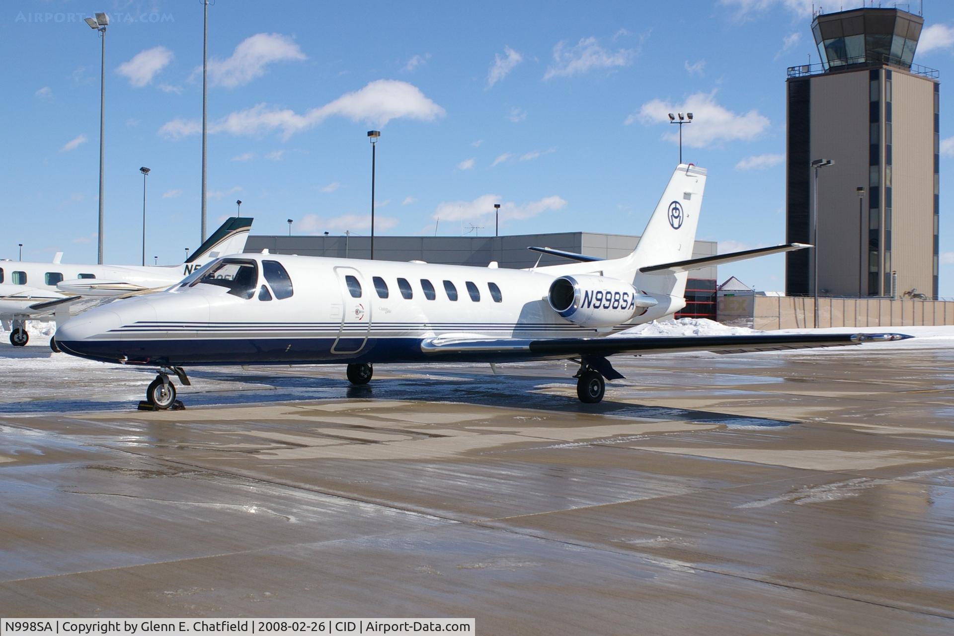 N998SA, 1998 Cessna 560 C/N 560-0485, Sitting on the ramp while I was after other airplanes.