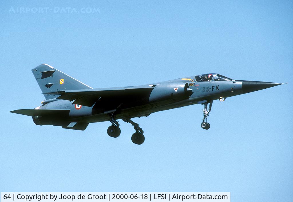 64, Dassault Mirage F.1C C/N 64, Landing after its display at St.Dizier