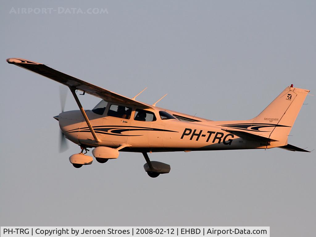 PH-TRG, 2005 Cessna 172S C/N 172S9801, ex N751K. Seen at Budel airport, Netherlands