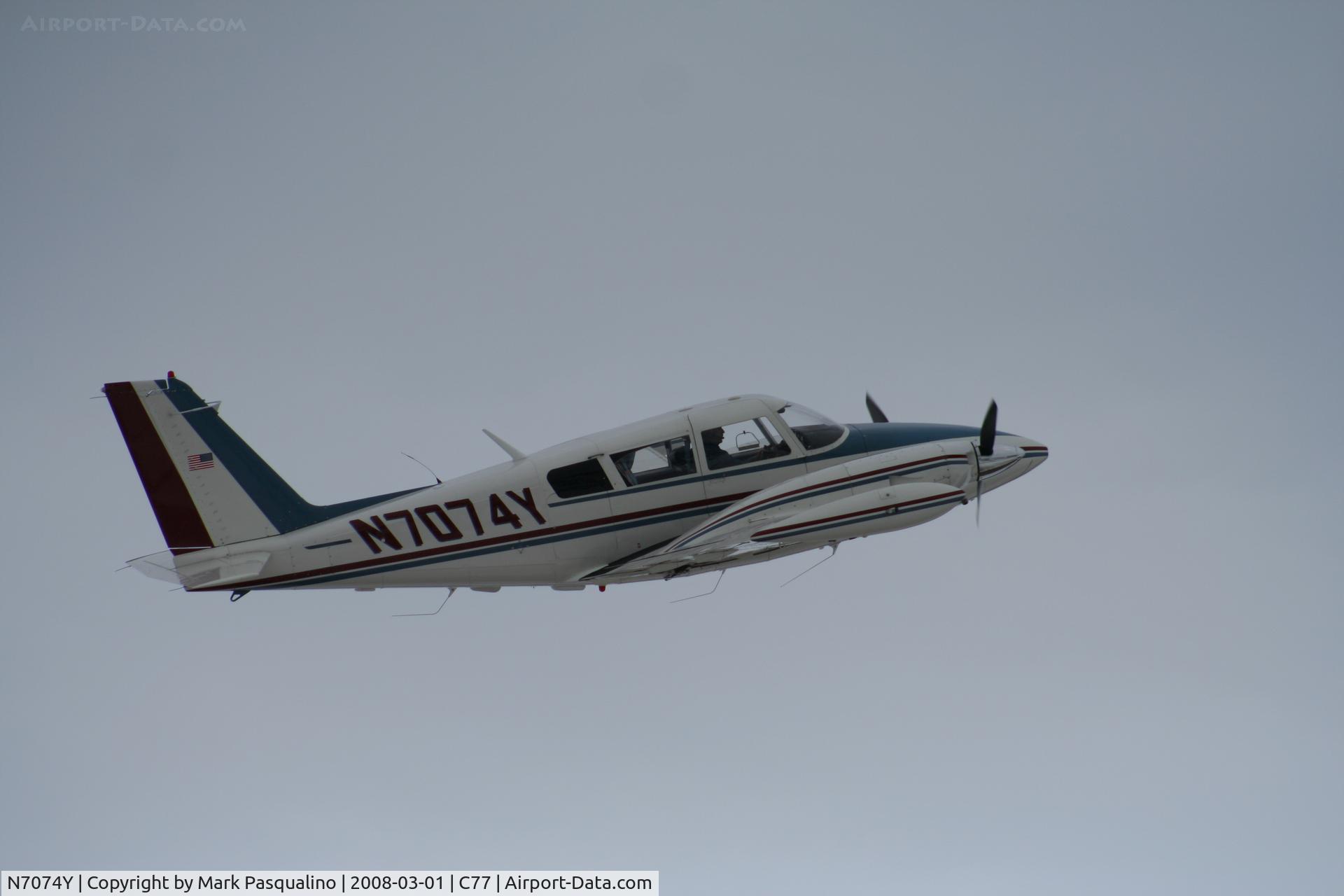 N7074Y, 1963 Piper PA-30 Twin Comanche C/N 30-87, Piper PA-30