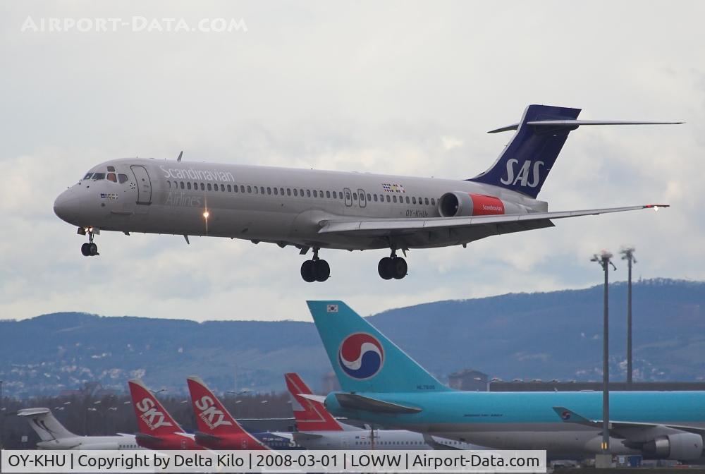 OY-KHU, 1991 McDonnell Douglas MD-87 (DC-9-87) C/N 53336, SAS  MD87  on final for RWY 16