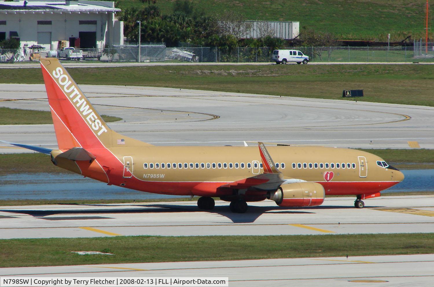 N798SW, 1998 Boeing 737-7AD C/N 28436, This Southwest B737 still wears the old colour scheme in Feb 2008