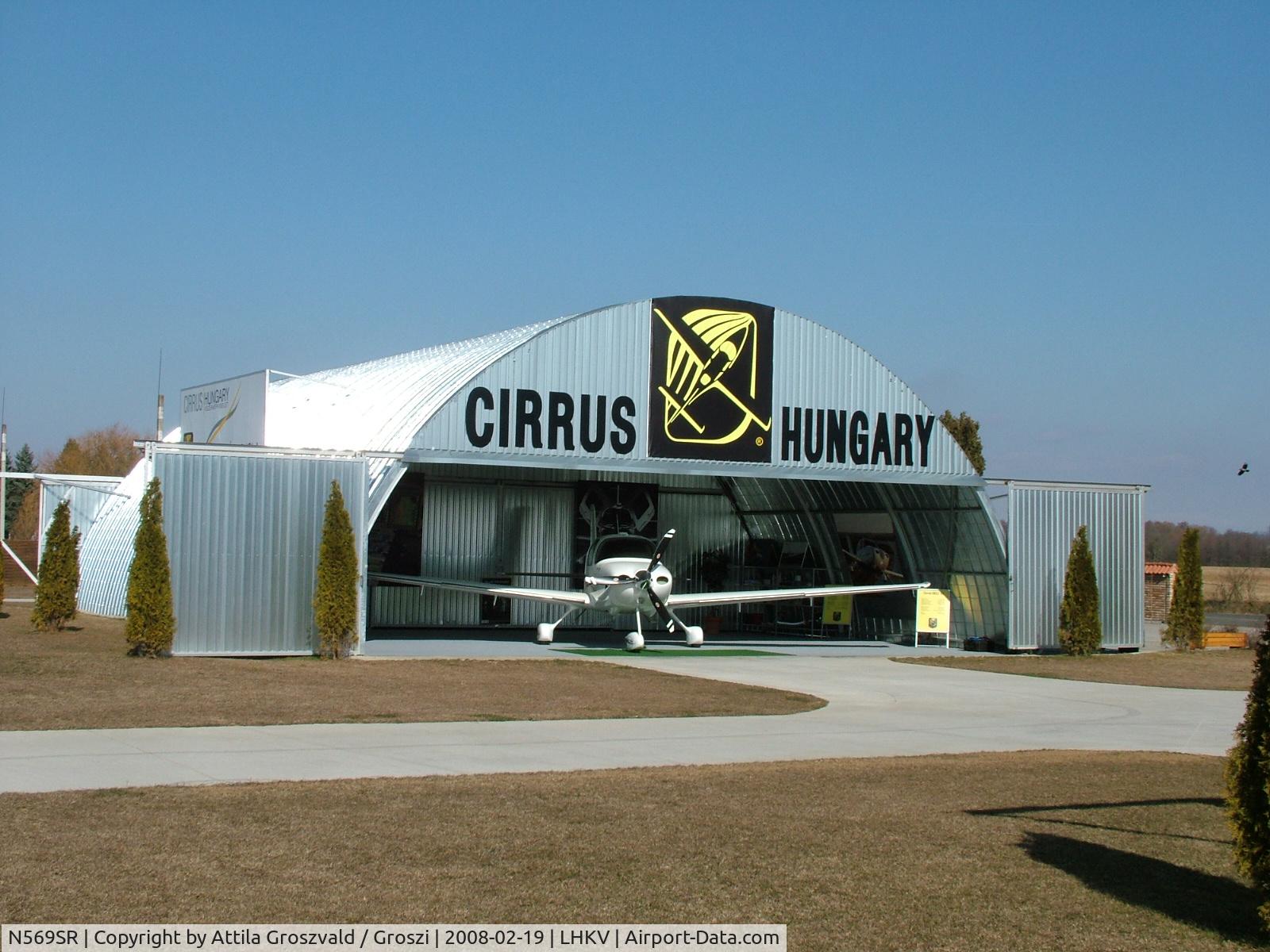 N569SR, 2007 Cirrus SR22 G3 GTS C/N 2496, Cirrus Hungary Kaposujlak Airport