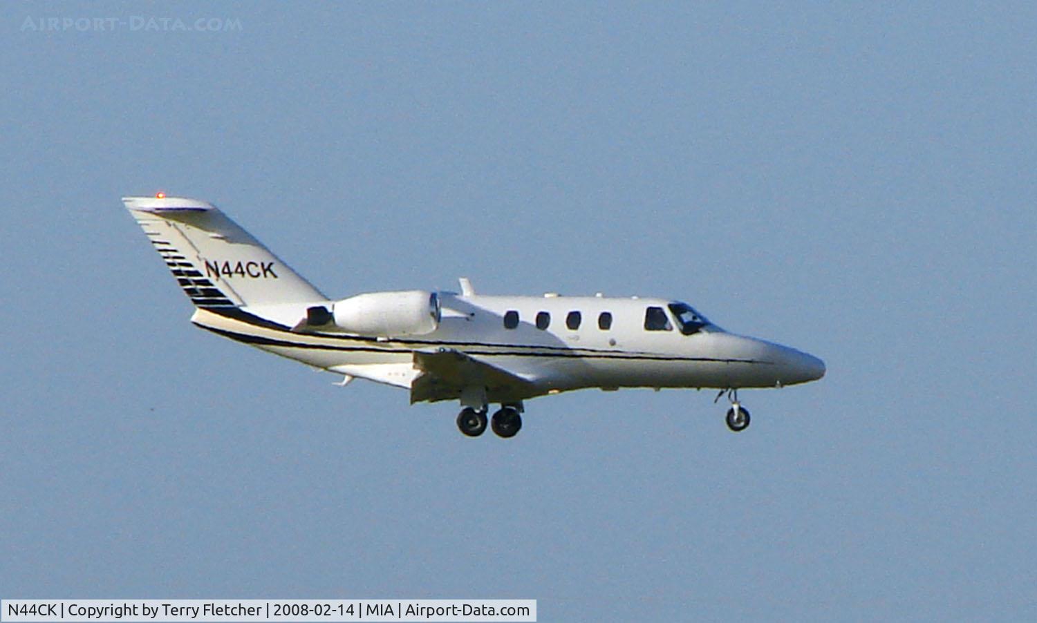 N44CK, 2000 Cessna 525 CitationJet CJ1 C/N 525-0401, Cessna 525 on final approach to Miami
