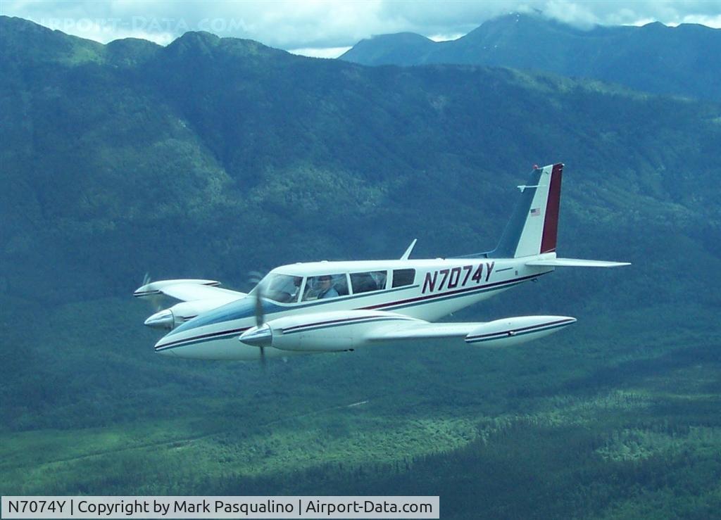N7074Y, 1963 Piper PA-30 Twin Comanche C/N 30-87, Piper PA-30