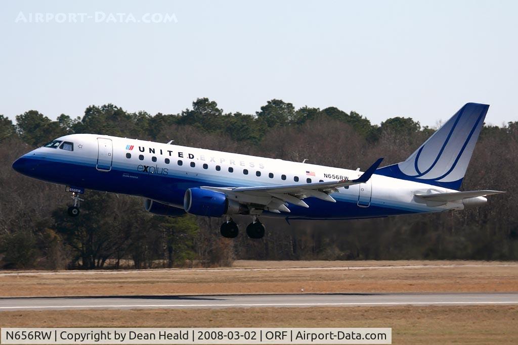 N656RW, 2005 Embraer 170SE (ERJ-170-100SE) C/N 17000113, United Express (Operated by Shuttle America) N656RW (FLT TCF7686) departing RWY 5 enroute to Chicago O'Hare Int'l (KORD).