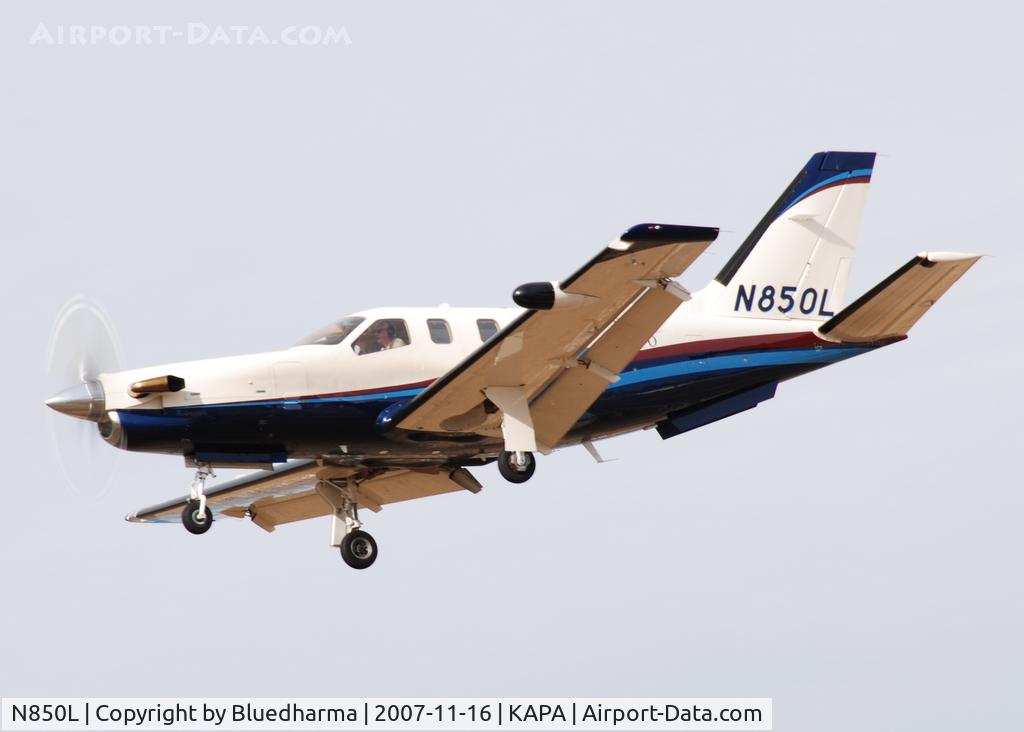 N850L, 2006 Socata TBM-700 C/N 347, Final approach to 17L.