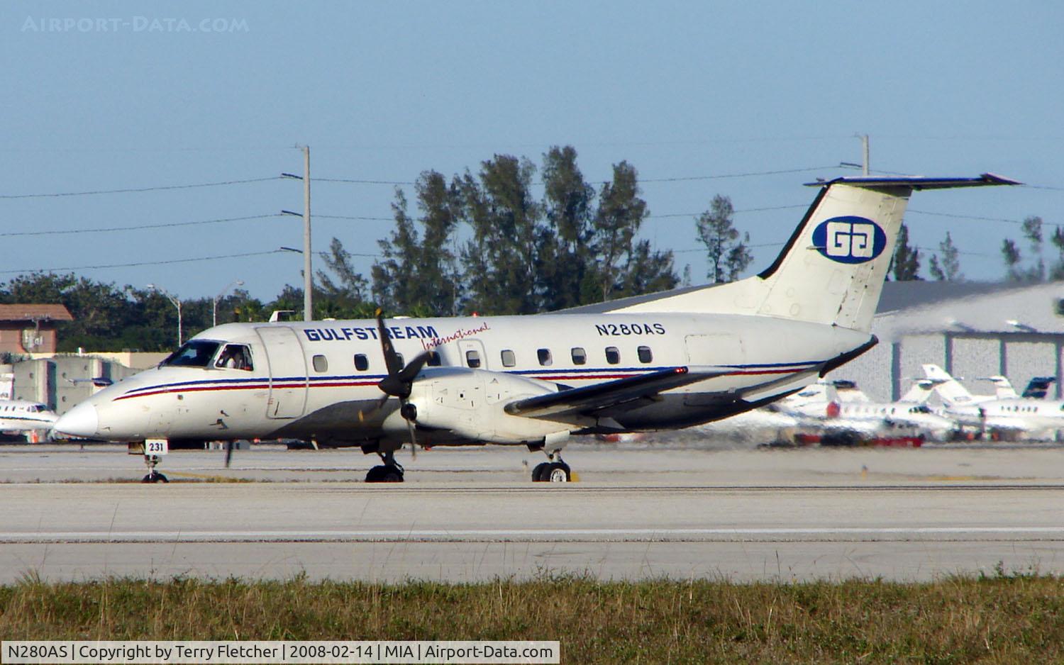 N280AS, 1991 Embraer EMB-120ER Brasilia C/N 120231, Gulfstream International Brasilia about to depart Miami