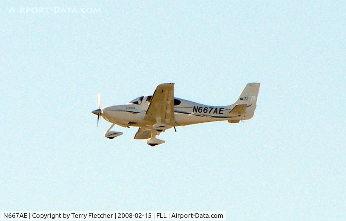 N667AE, 2005 Cirrus SR22 C/N 1457, Cirrus SR22 lifts of the GA runway at FT Lauderdale Int