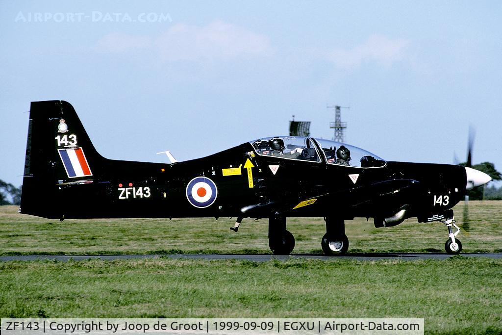 ZF143, 1988 Short S-312 Tucano T1 C/N S009/T9, Nice date to file photo's: this one was taken at its home base.