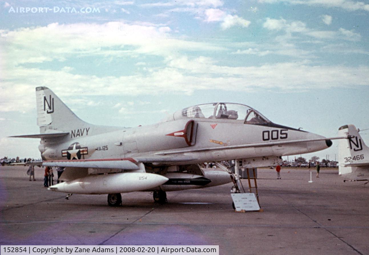 152854, Douglas TA-4F Skyhawk C/N 13500, TA-4F at Dallas Naval Air Station