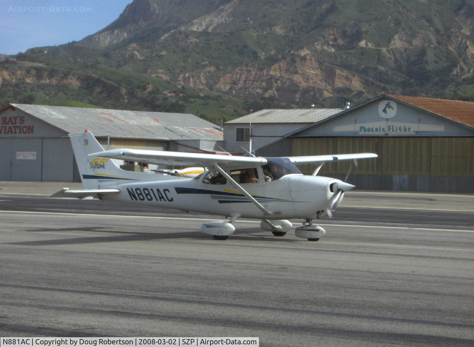 N881AC, 2001 Cessna 172S C/N 172S8818, 2001 Cessna 172S SKYHAWK SP, Lycoming IO-360-L2A 180 Hp, taxi