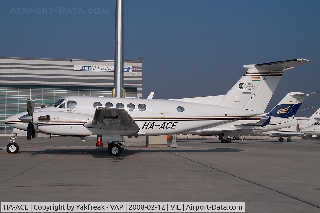 HA-ACE, 2005 Raytheon B200 King Air C/N BB-1902, Beech 200 King Air