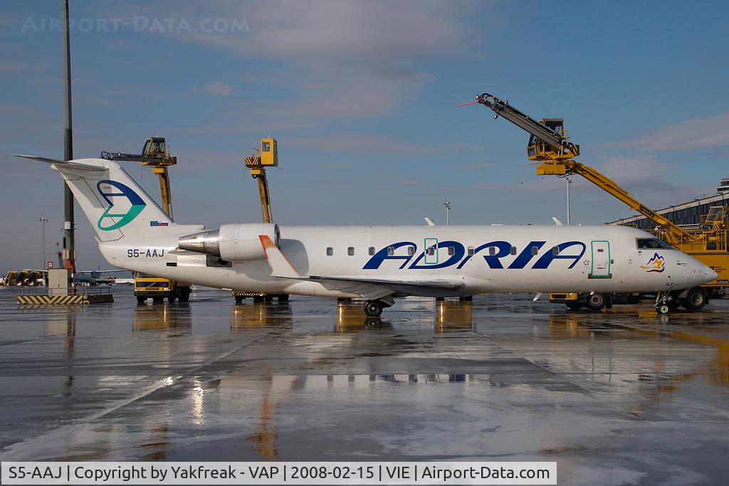 S5-AAJ, 2004 Bombardier CRJ-200ER (CL-600-2B19) C/N 8010, Adria Airways Regionaljet