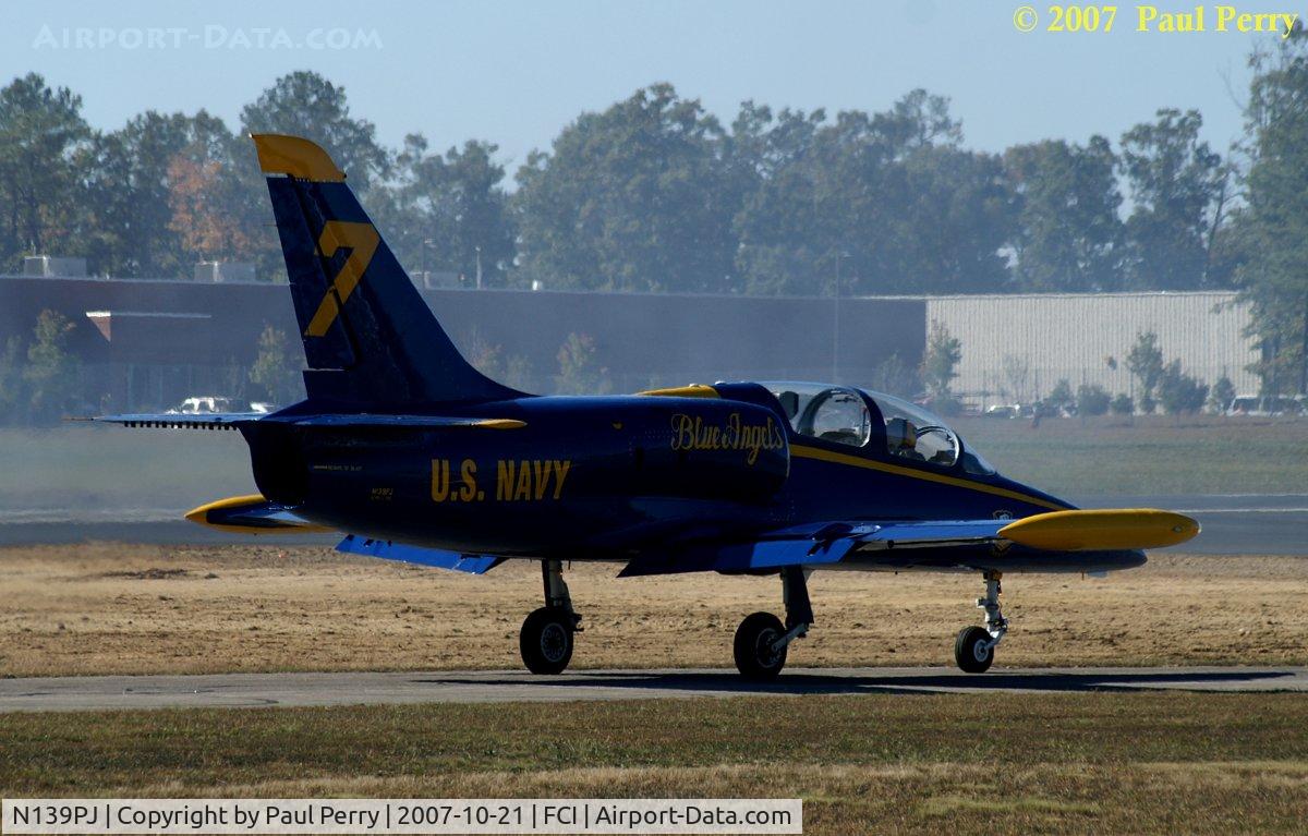 N139PJ, 1982 Aero L-39 Albatros C/N 232226, Taxiing out, ready to get down