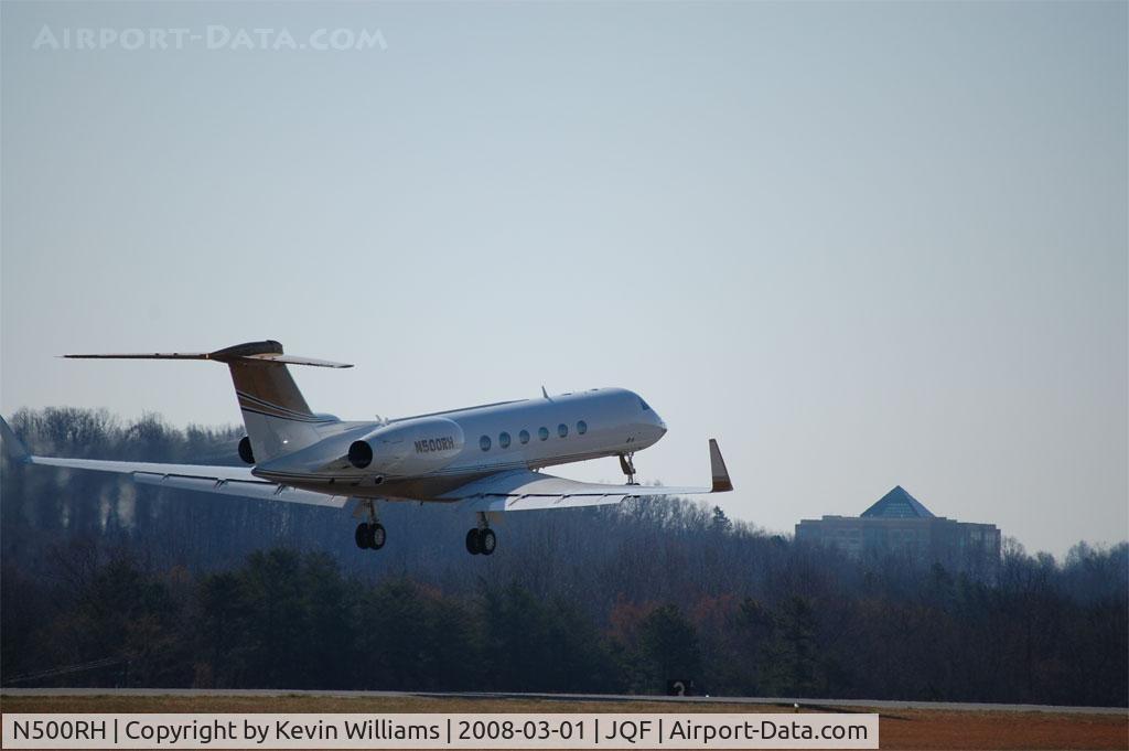 N500RH, Gulfstream Aerospace G-V C/N 558, N500RH climbing from Rwy 20 at Concord Regional (KJQF)