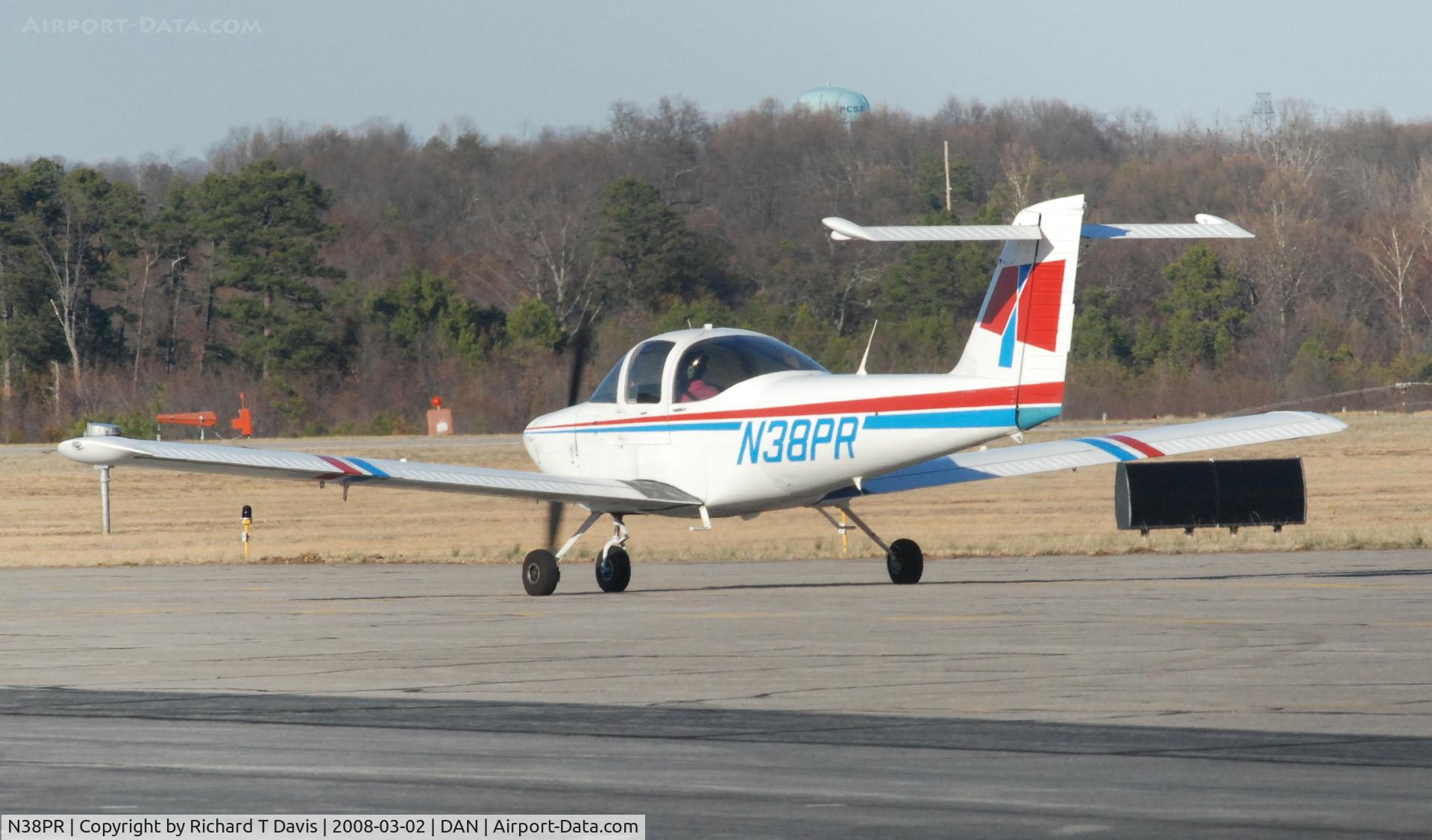 N38PR, 1978 Piper PA-38-112 Tomahawk C/N 38-78A0780, 1978 Piper PA-38-112 in Danville Va.