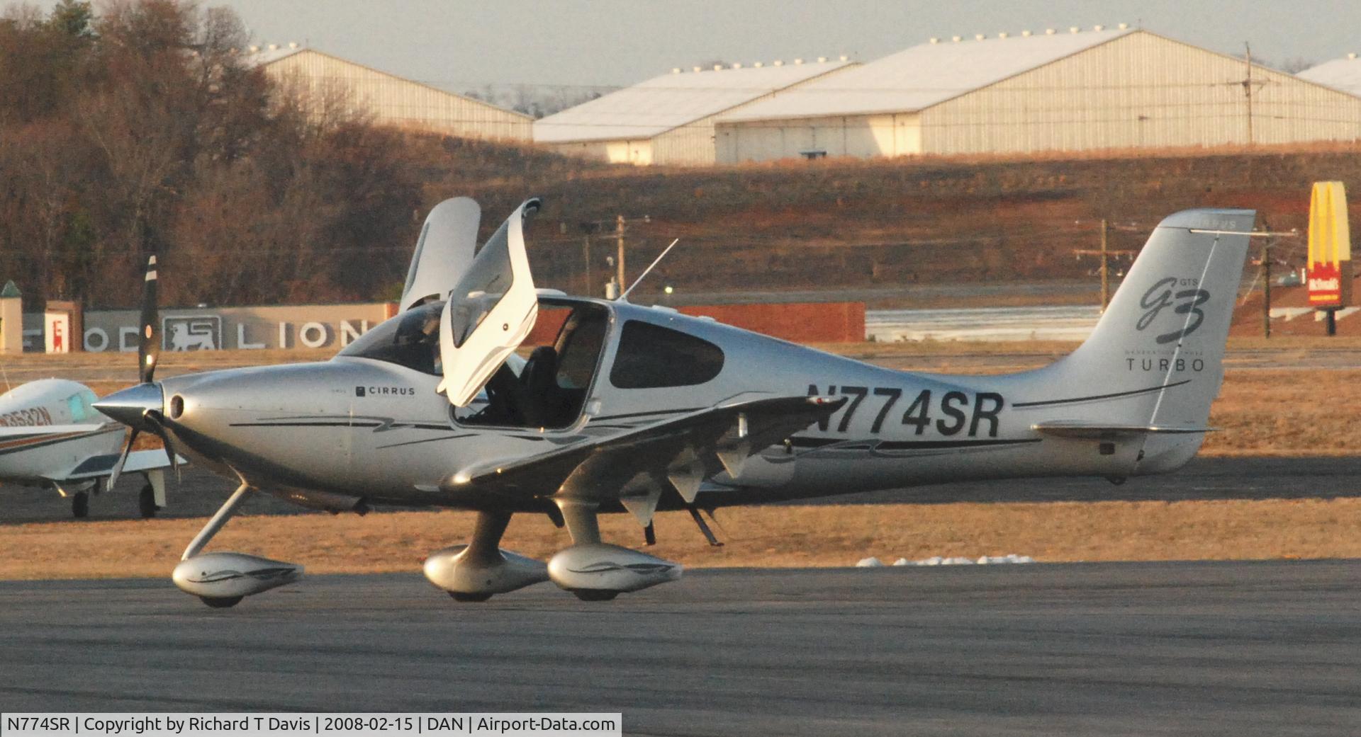 N774SR, 2007 Cirrus SR22 G3 GTS Turbo C/N 2747, 2007 Cirrus SR22 in Danville Va.