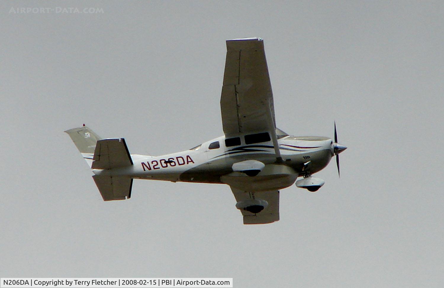 N206DA, 2006 Cessna 206H Stationair C/N 20608263, The business aircraft traffic at West Palm Beach on the Friday before President's Day always provides the aviation enthusiast / photographer with a treat
