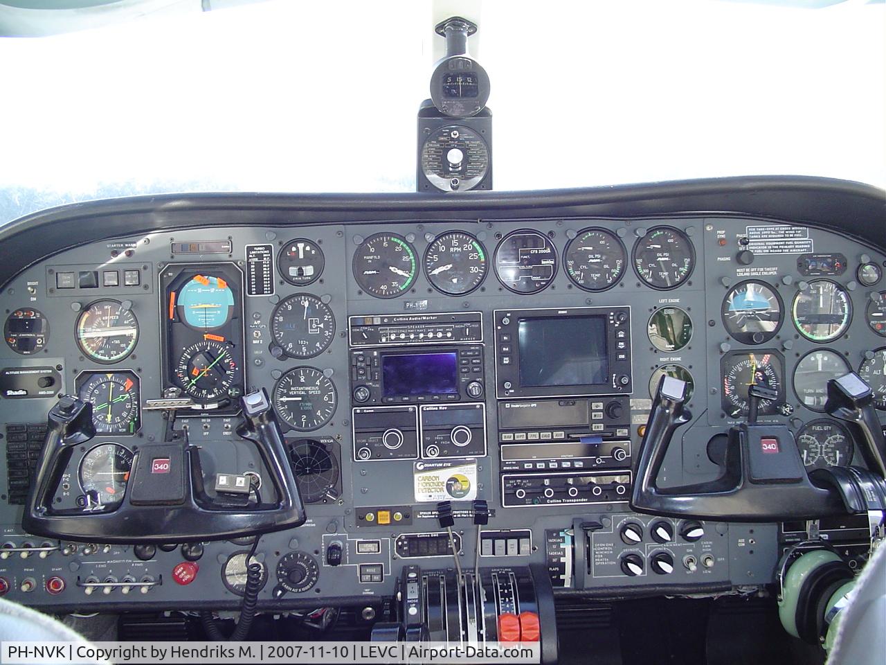 PH-NVK, Cessna 340A C/N 340A1018, C340 cockpit