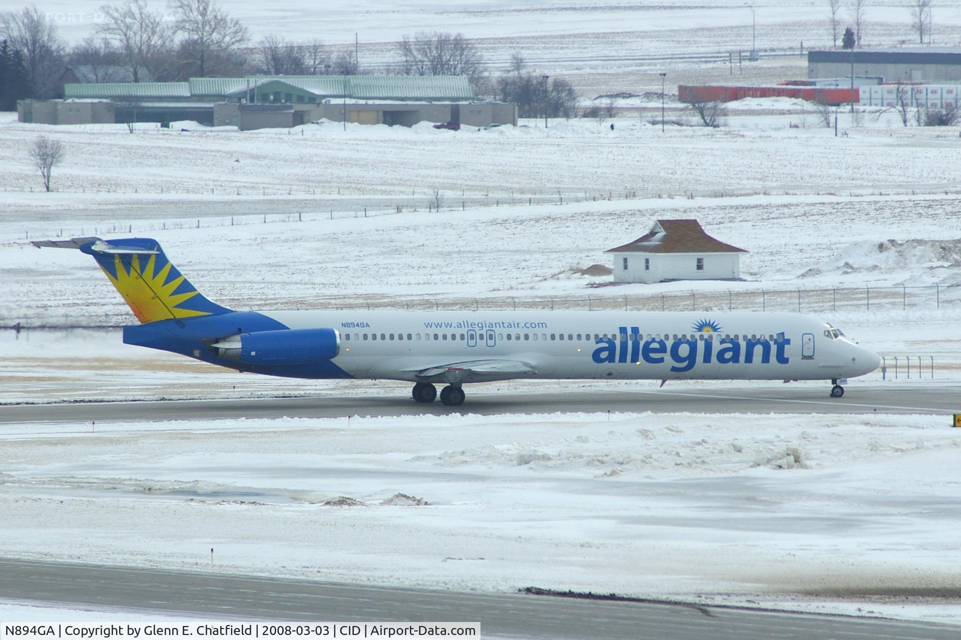 N894GA, 1988 McDonnell Douglas MD-82 (DC-9-82) C/N 49660, Ready to depart Runway 27