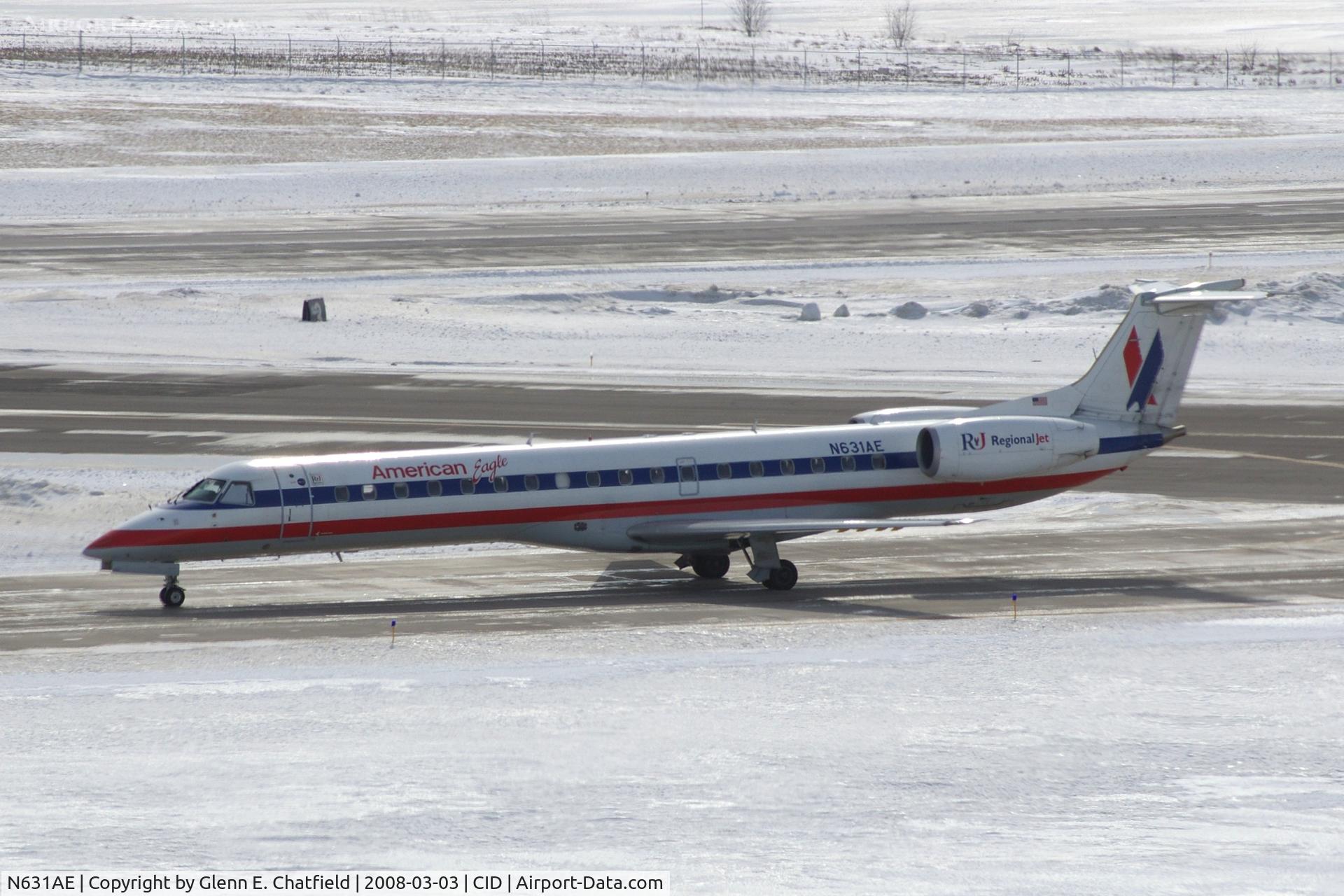 N631AE, 1999 Embraer ERJ-145LR (EMB-145LR) C/N 145139, Taxiing east on Alpha to the gate