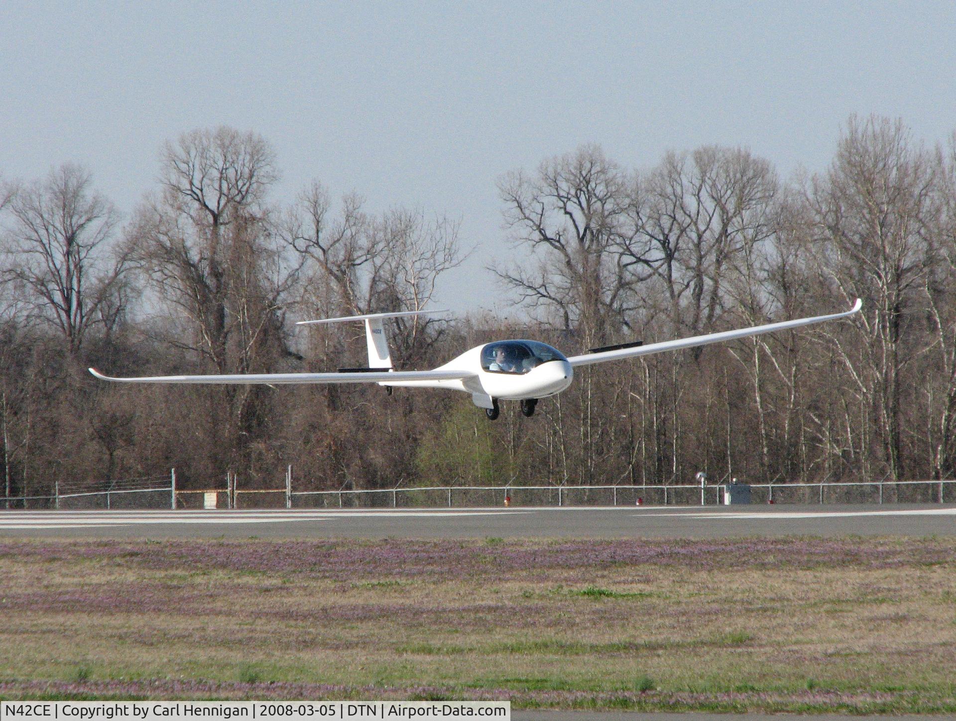 N42CE, 2007 Pipistrel Taurus C/N 019 T 503 1007, Landing runway 14