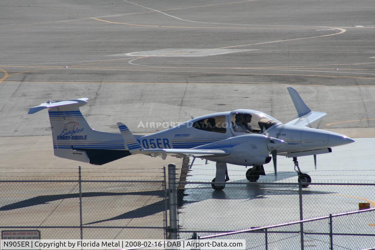 N905ER, Diamond DA-42 Twin Star C/N 42.277, Embry Riddle DA42