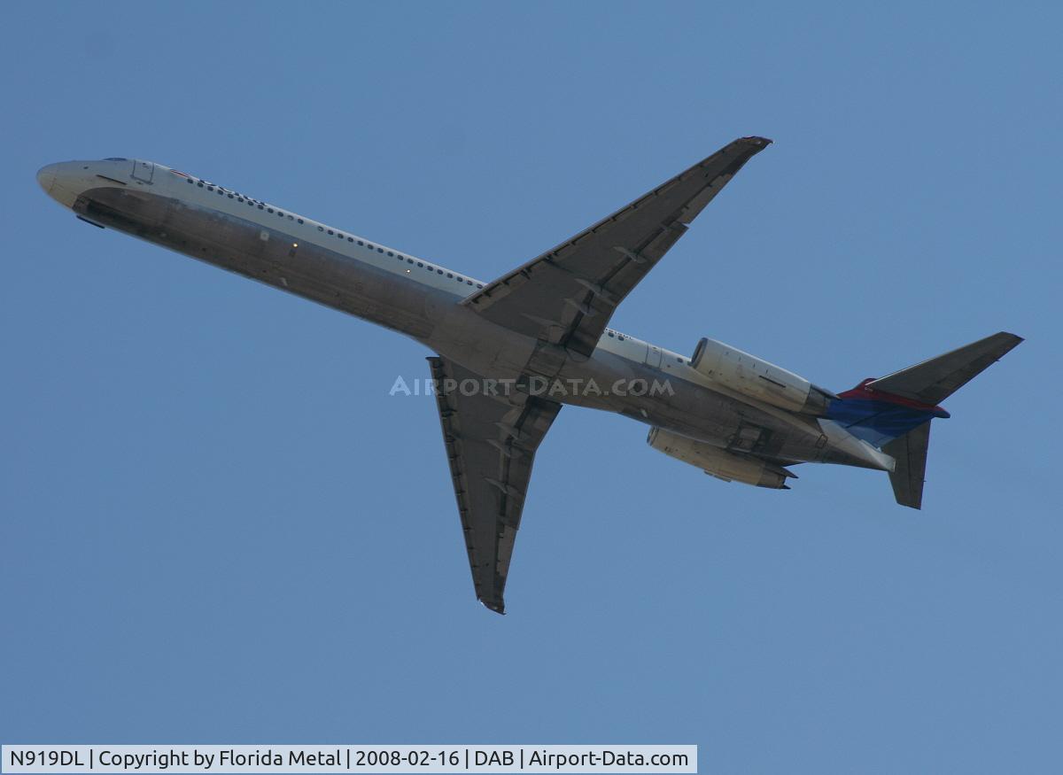 N919DL, 1988 McDonnell Douglas MD-88 C/N 49584, Delta