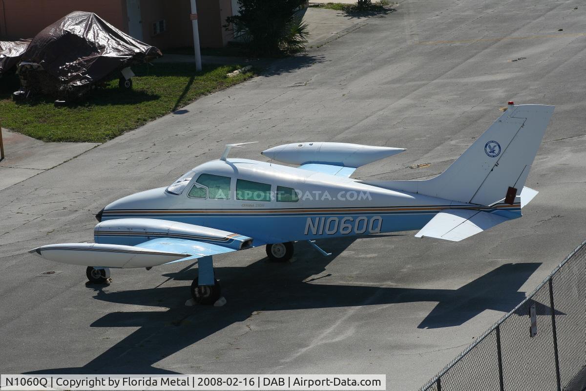 N1060Q, 1963 Cessna 310H C/N 310H0060, C310H owned by Embry Riddle